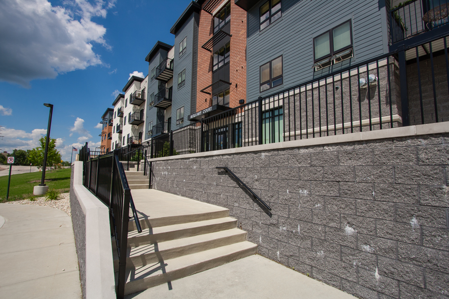 Auxiliary Court Apartments